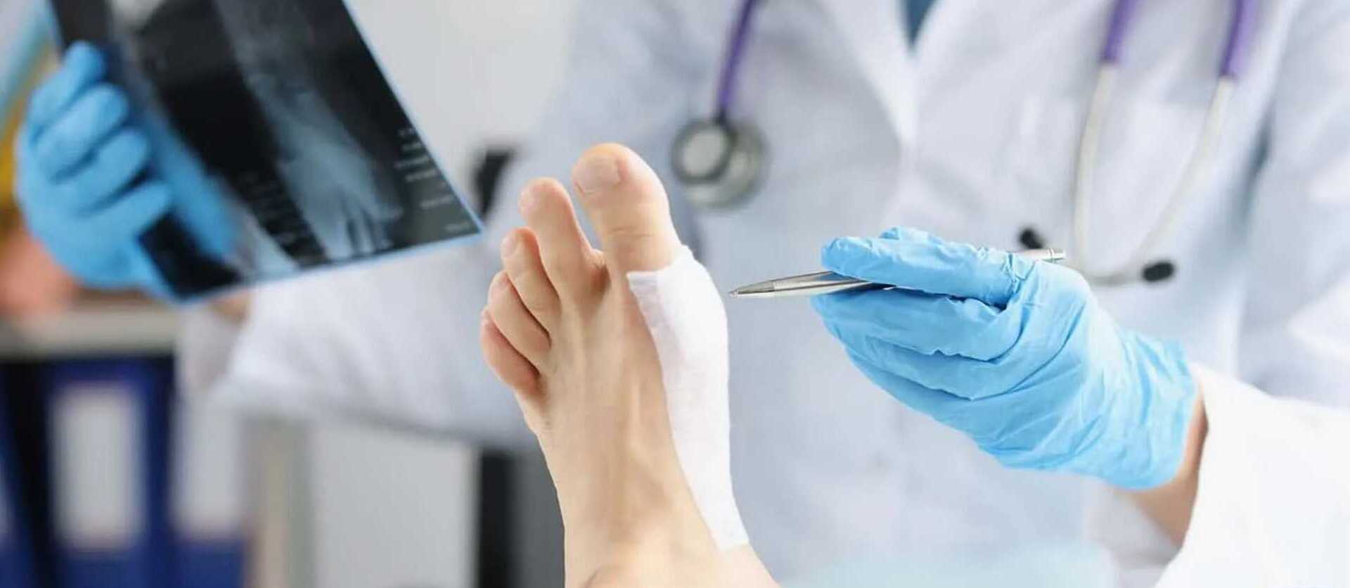 Diabetic wound clinic center